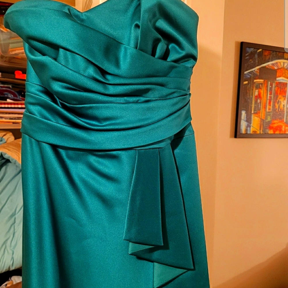 David's Bridal size 4 green bridesmaid dress